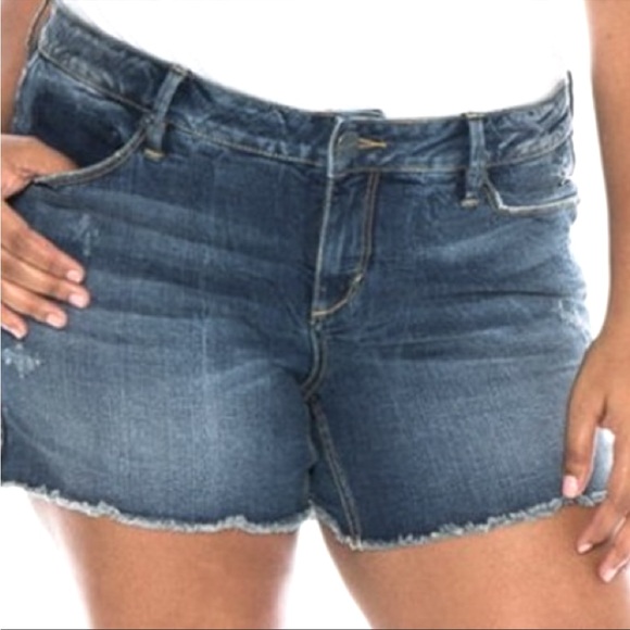 SlINK JEANS➕Distressed Denim Shorts - Picture 2 of 6